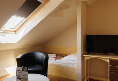 Familienzimmer mit einem Raum im Dachgeschoss für 5 Erwachsene
